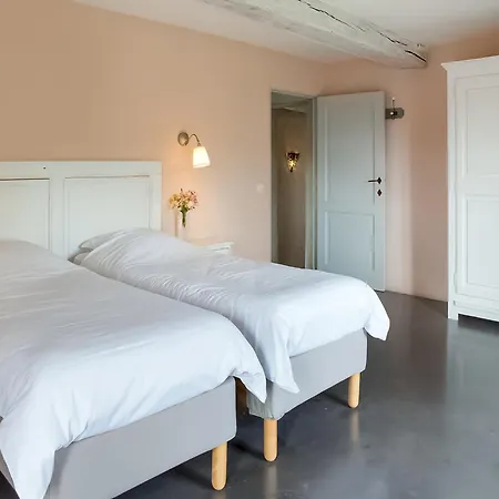 펜션 Getaway With Sauna In Falaen *