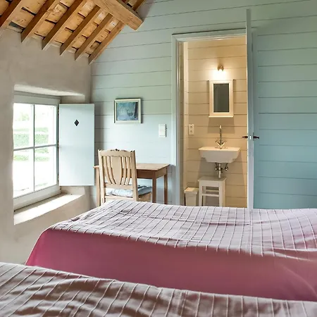 Getaway With Sauna In Falaen Дом отдыха Маредсу