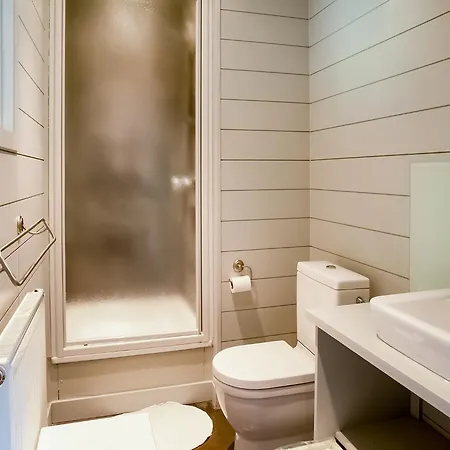 펜션 Getaway With Sauna In Falaen