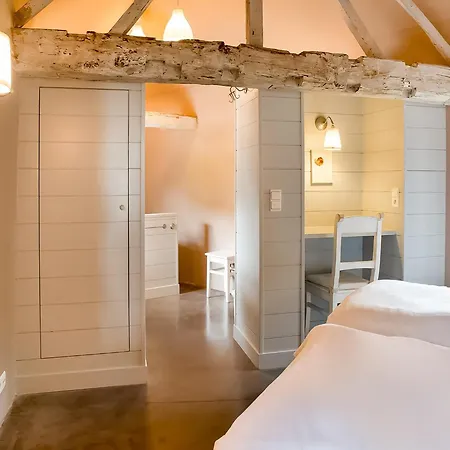 펜션 Getaway With Sauna In Falaen